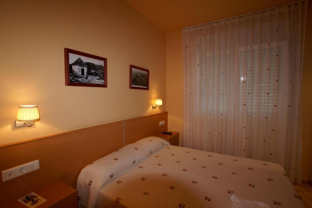 Hotel Mont-Roig Екстер'єр фото